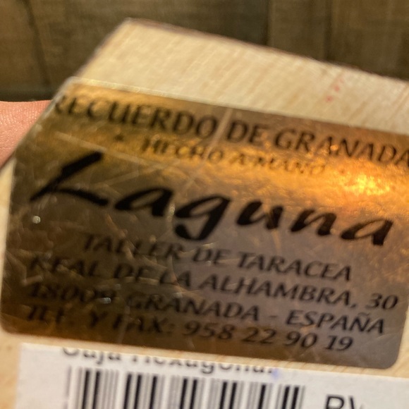 NWOT Wooden Box with Mother of Pearl Inlay - Picture 5 of 5